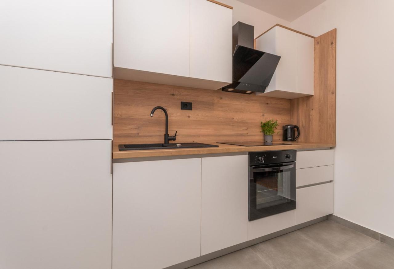 Apartmani A&M ビオグラード・ナ・モル エクステリア 写真